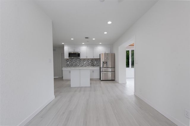 713 SW 4th Ct, Hallandale Beach, FL 33009