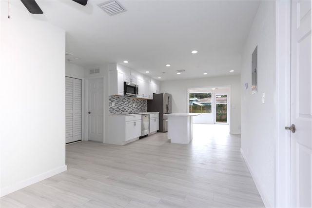 713 SW 4th Ct, Hallandale Beach, FL 33009