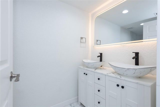 713 SW 4th Ct, Hallandale Beach, FL 33009