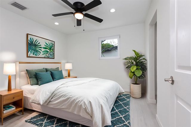 713 SW 4th Ct, Hallandale Beach, FL 33009