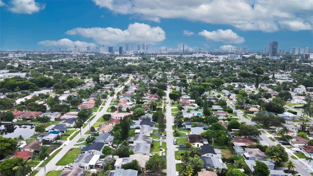 713 SW 4th Ct, Hallandale Beach, FL 33009