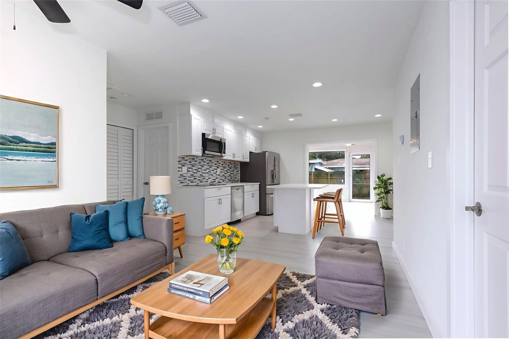 713 SW 4th Ct, Hallandale Beach, FL 33009