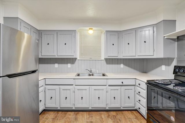 120 N BEAVER ST, York, PA 17401