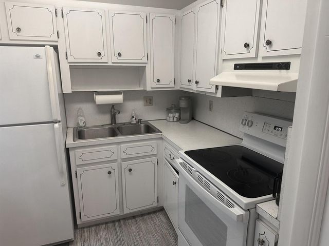 3930 Crystal Lake Drive 206, Deerfield Beach, FL 33064