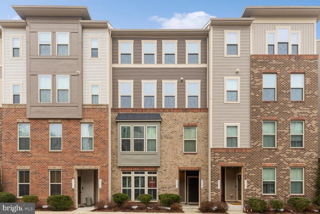 Image 1 of property listing at 25294 GRAY POPLAR TER, Aldie, VA 20105