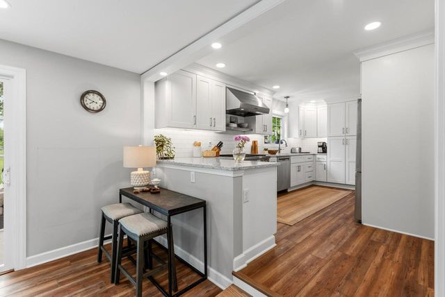 1627 W Fiesta LANE, Mequon, WI 53092