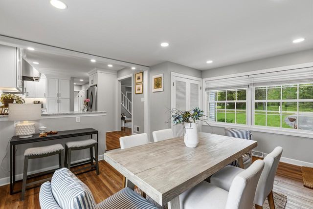1627 W Fiesta LANE, Mequon, WI 53092
