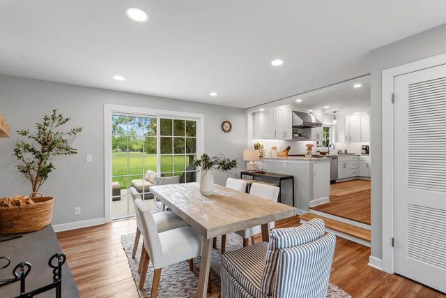 1627 W Fiesta LANE, Mequon, WI 53092