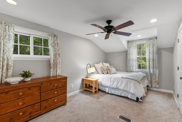 1627 W Fiesta LANE, Mequon, WI 53092