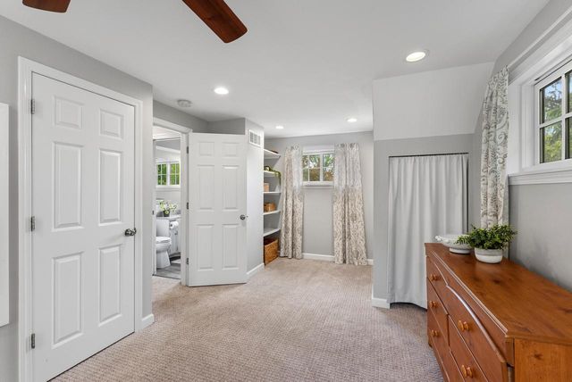 1627 W Fiesta LANE, Mequon, WI 53092