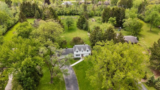 1627 W Fiesta LANE, Mequon, WI 53092