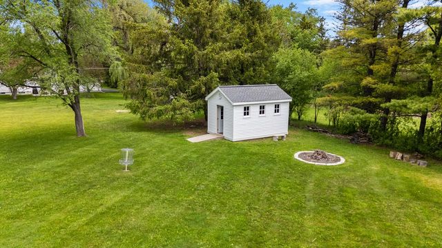 1627 W Fiesta LANE, Mequon, WI 53092