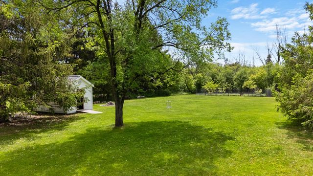1627 W Fiesta LANE, Mequon, WI 53092