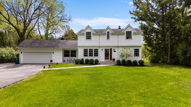 1627 W Fiesta LANE, Mequon, WI 53092