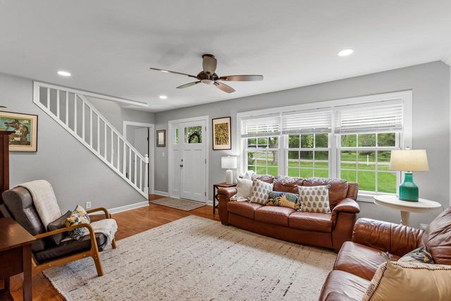 1627 W Fiesta LANE, Mequon, WI 53092
