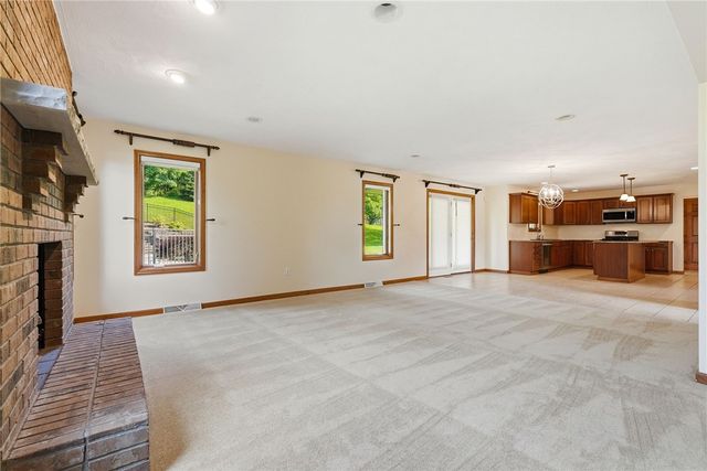 600 Ashton Ct, North Huntingdon, PA 15642