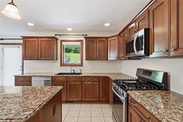 600 Ashton Ct, North Huntingdon, PA 15642