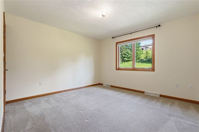 600 Ashton Ct, North Huntingdon, PA 15642