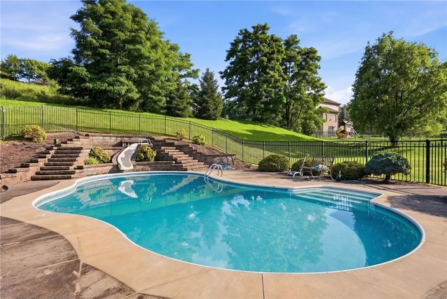 600 Ashton Ct, North Huntingdon, PA 15642