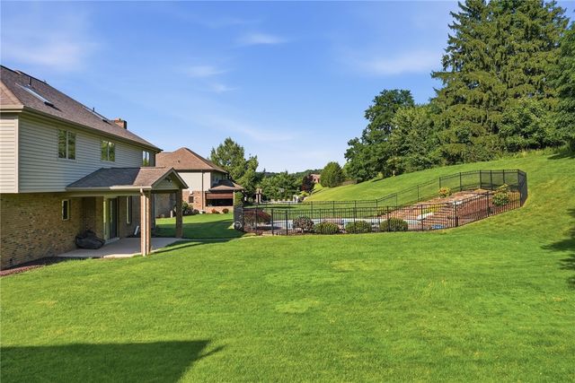 600 Ashton Ct, North Huntingdon, PA 15642