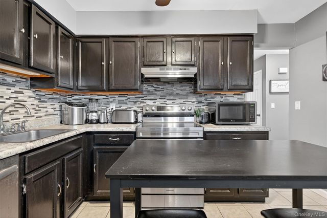 204 Country Club Drive, Maybrook, NY 12543