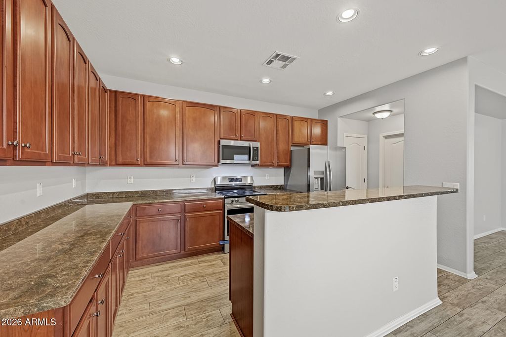 988 S DEERFIELD Lane, Gilbert, AZ 85296 — photo 2