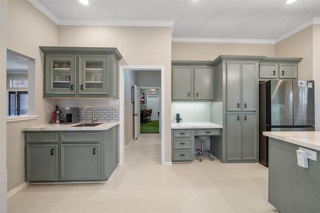 118 Hillsborough Drive W, Montgomery, TX 77356