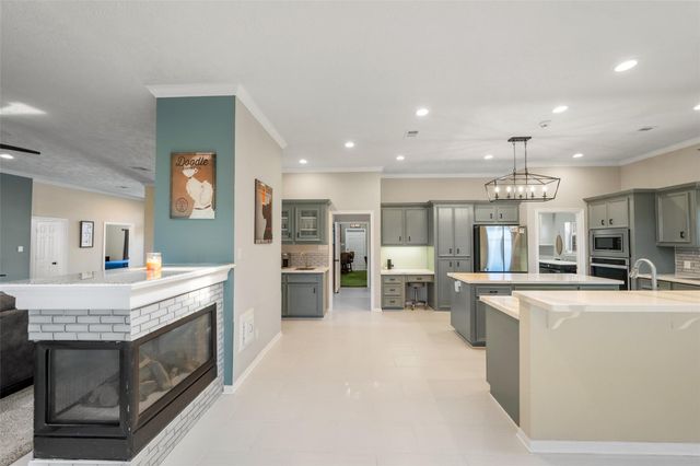 118 Hillsborough Drive W, Montgomery, TX 77356