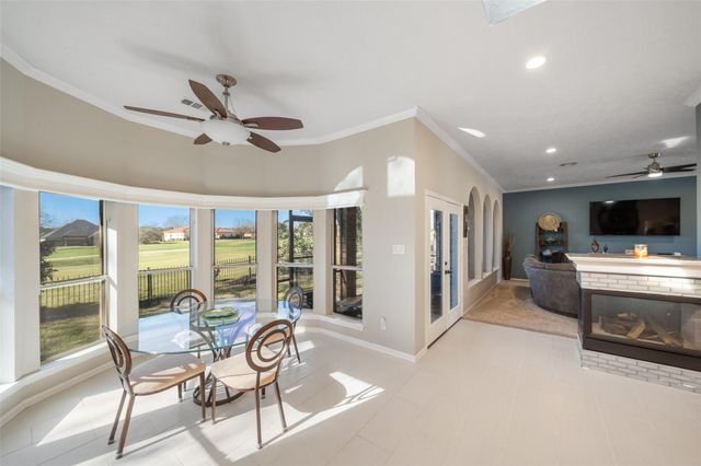 118 Hillsborough Drive W, Montgomery, TX 77356