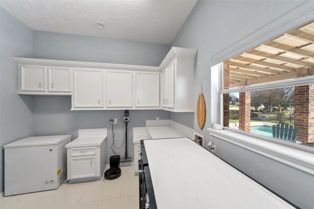 118 Hillsborough Drive W, Montgomery, TX 77356