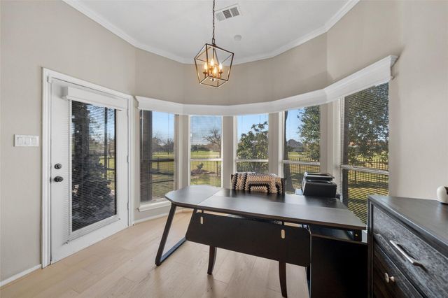 118 Hillsborough Drive W, Montgomery, TX 77356