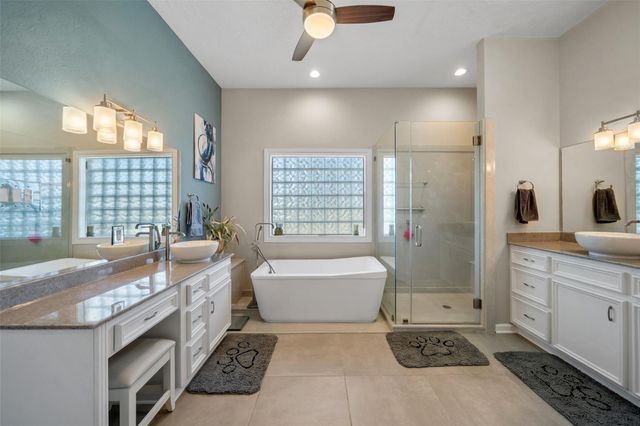 118 Hillsborough Drive W, Montgomery, TX 77356