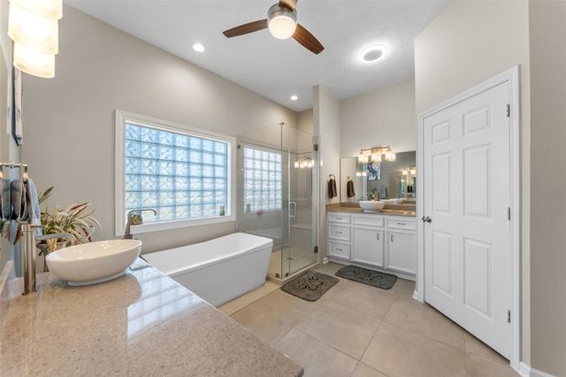 118 Hillsborough Drive W, Montgomery, TX 77356