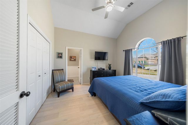 118 Hillsborough Drive W, Montgomery, TX 77356