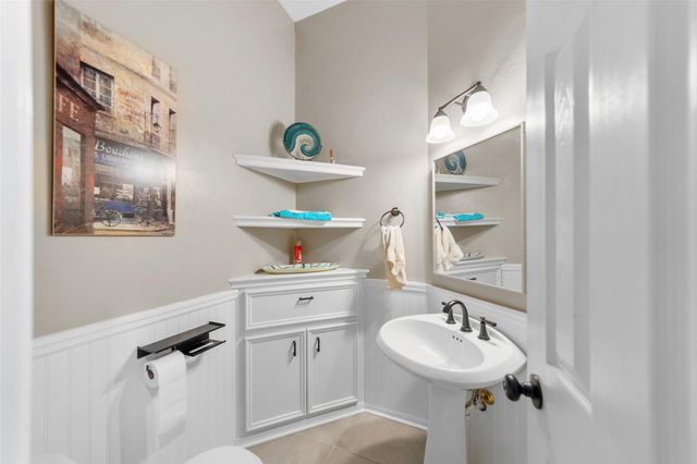 118 Hillsborough Drive W, Montgomery, TX 77356