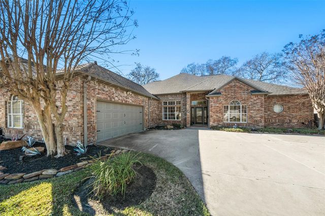 118 Hillsborough Drive W, Montgomery, TX 77356