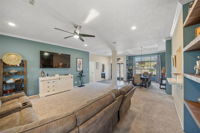 118 Hillsborough Drive W, Montgomery, TX 77356