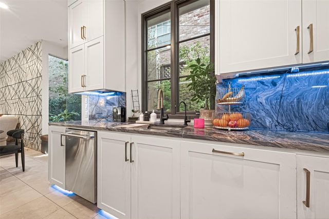 6005 Inwood Drive A, Houston, TX 77057