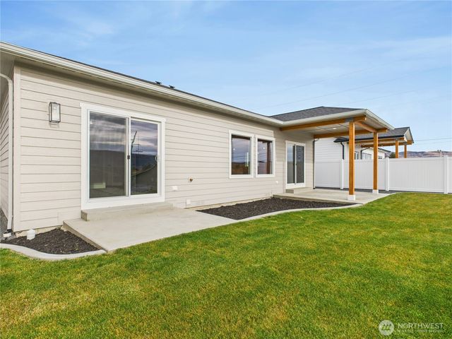 2460 Noah Street SE, East Wenatchee, WA 98802