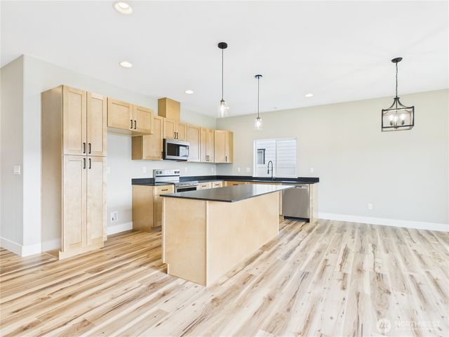 2460 Noah Street SE, East Wenatchee, WA 98802