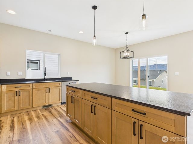 2460 Noah Street SE, East Wenatchee, WA 98802