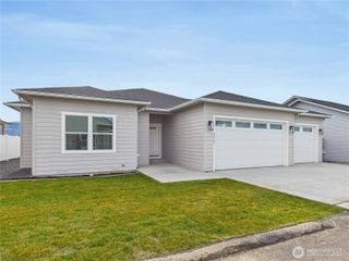 2460 Noah Street SE, East Wenatchee, WA 98802