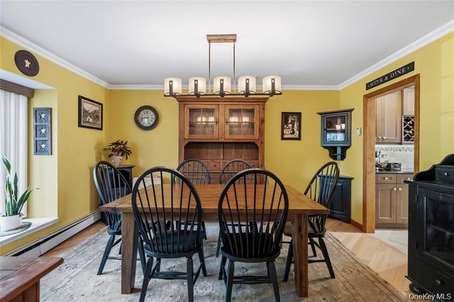 15-17 Park Woods Lane, Kings Park, NY 11754