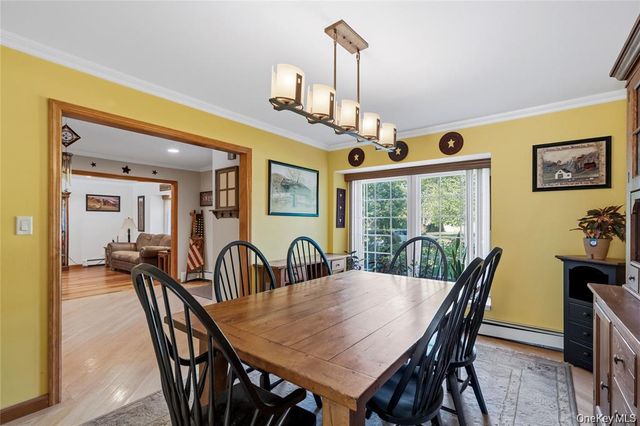 15-17 Park Woods Lane, Kings Park, NY 11754