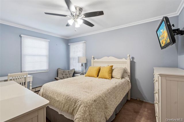15-17 Park Woods Lane, Kings Park, NY 11754