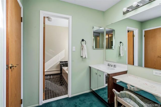 15-17 Park Woods Lane, Kings Park, NY 11754