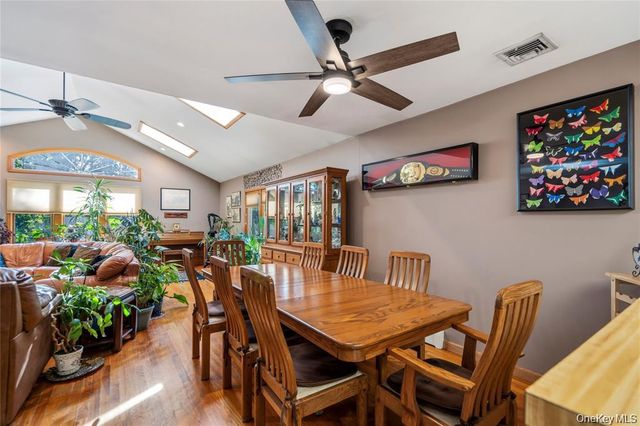 15-17 Park Woods Lane, Kings Park, NY 11754