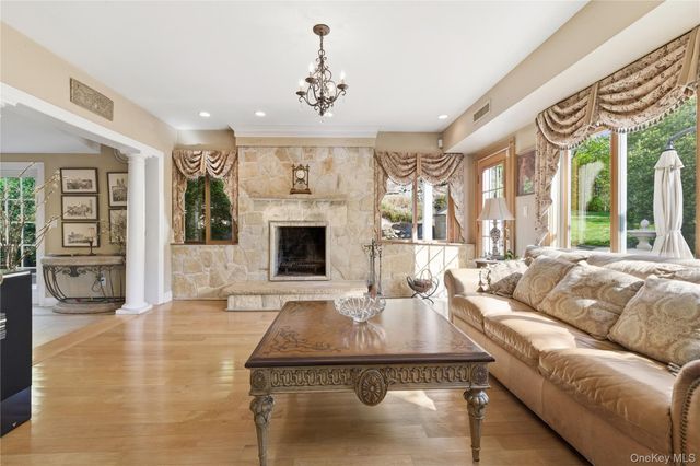 33 Greenbriar Drive, Chappaqua, NY 10514