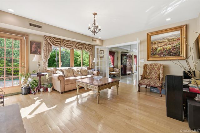 33 Greenbriar Drive, Chappaqua, NY 10514