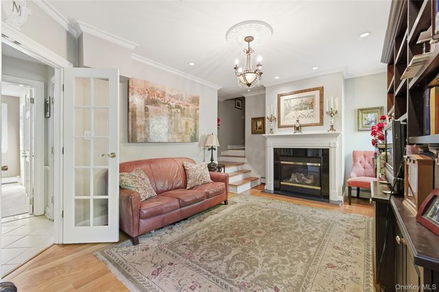 33 Greenbriar Drive, Chappaqua, NY 10514